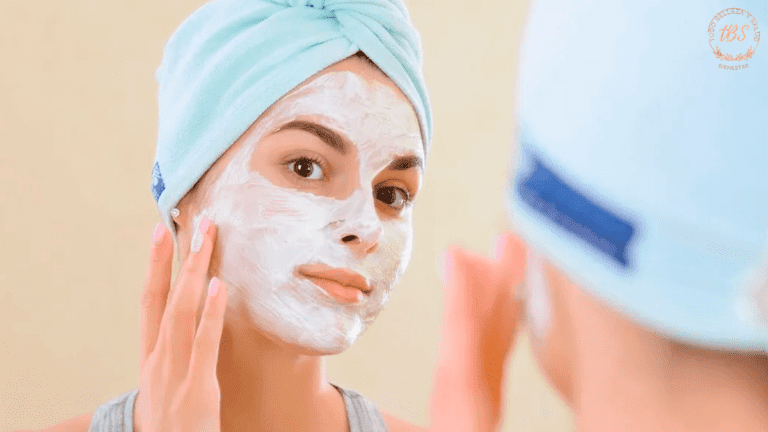 Cómo hacer una mascarilla para el rostro, calmante y reparadora